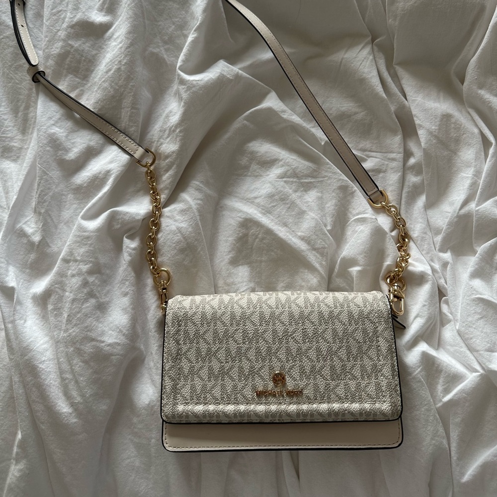 MICHAEL KORS white & gold shoulder bag! Never worn, still has original tags!